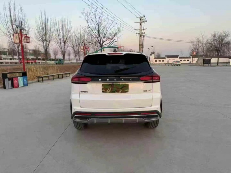 徐州22年吉利博越9