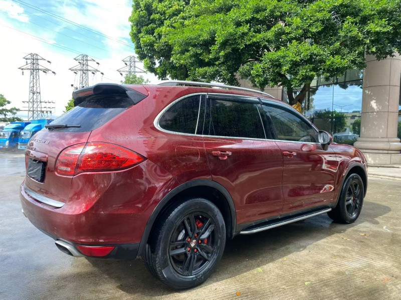 中山12年保时捷卡宴7