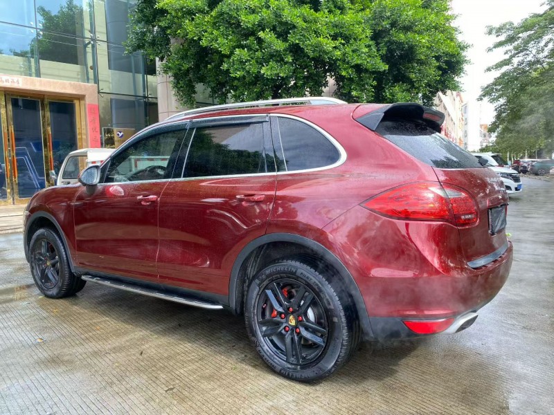 中山12年保时捷卡宴8