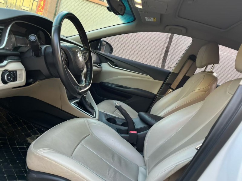 中山19年别克英朗4