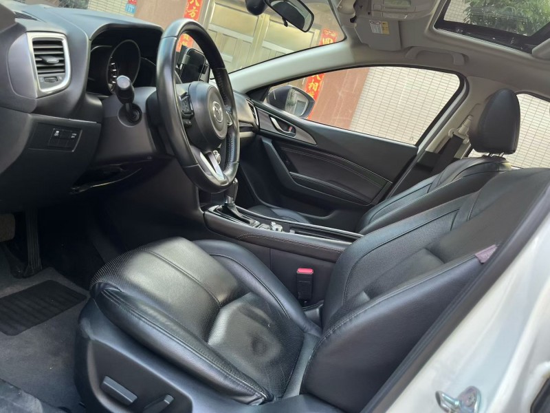 中山18年马自达昂克赛拉4