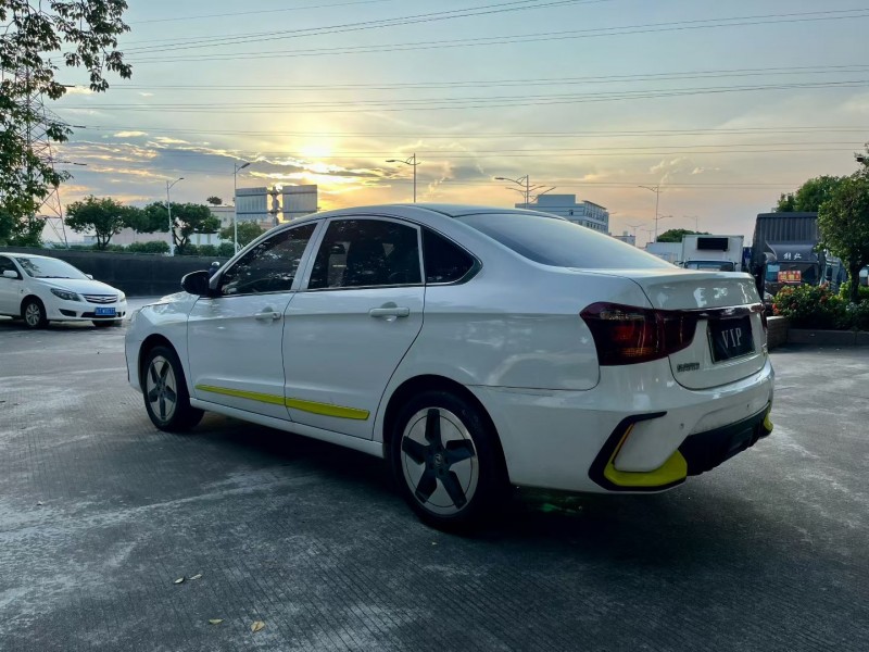 中山23年东风风神8