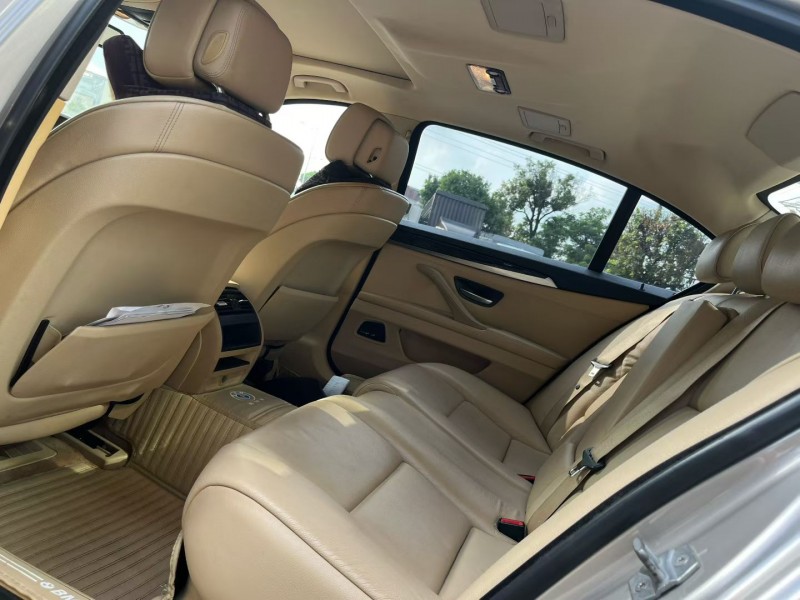 中山13年宝马5系6