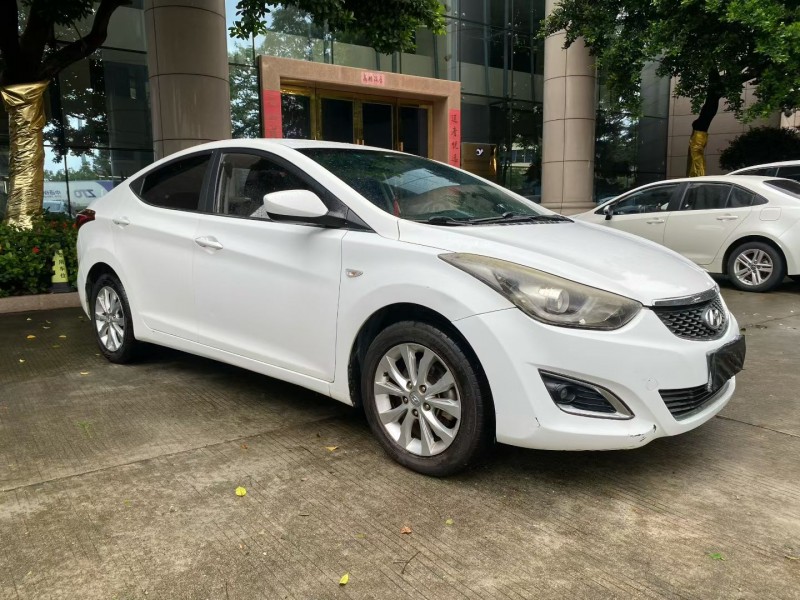 中山17年现代朗动3