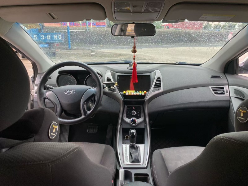 中山17年现代朗动5