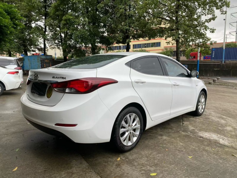 中山17年现代朗动8