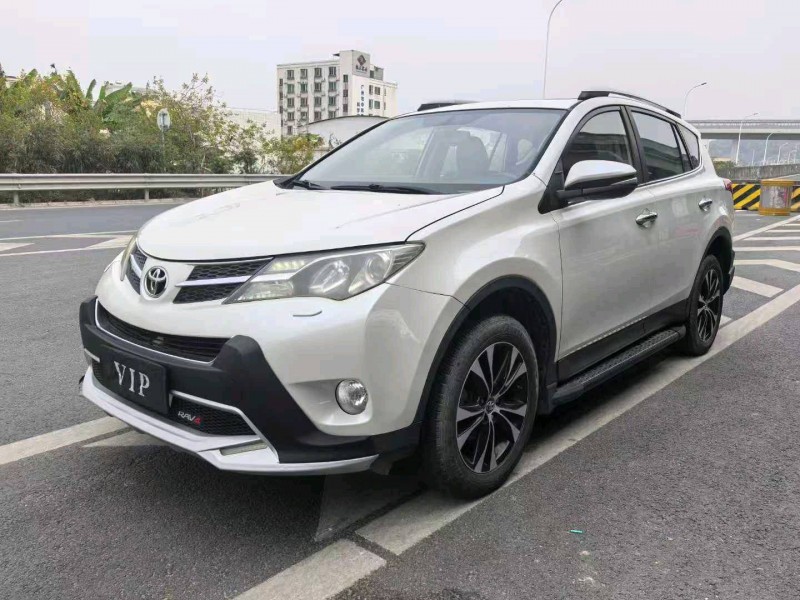 广州15年丰田RAV42