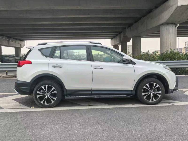 广州15年丰田RAV44