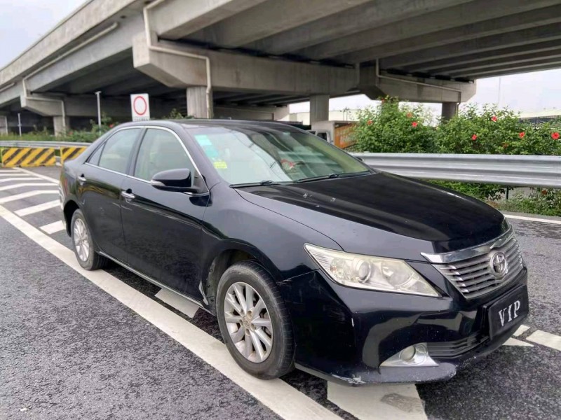 广州13年丰田凯美瑞3