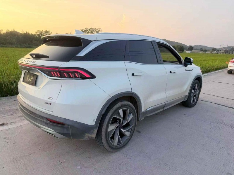 宁波22年北汽制造X77