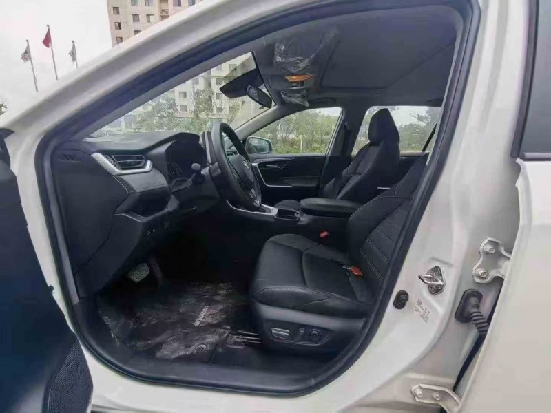 济宁21年丰田威兰达6