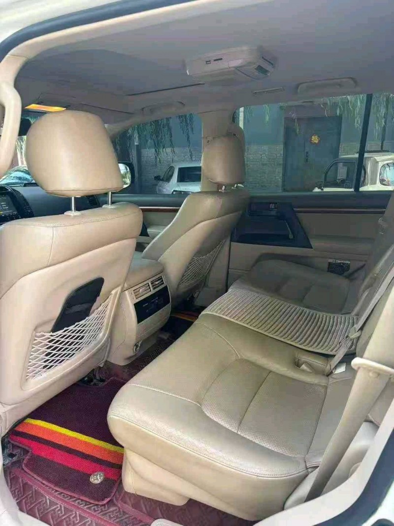 保定16年丰田兰德酷路泽4