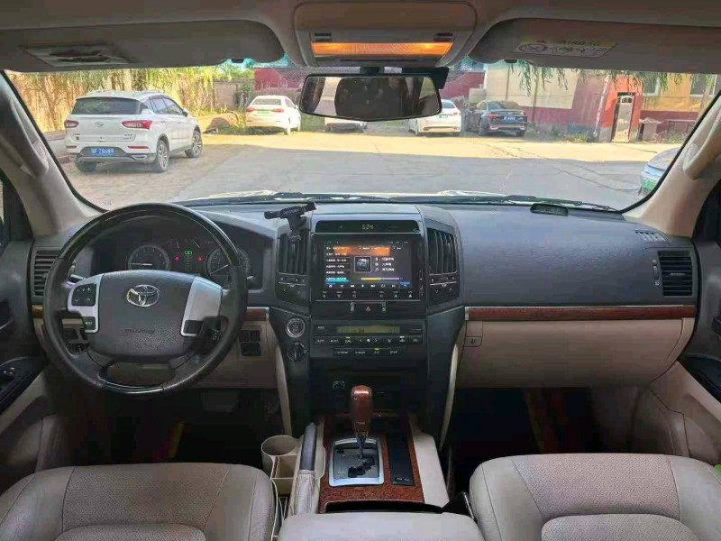 保定16年丰田兰德酷路泽6
