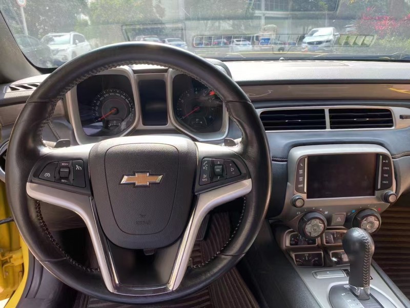 天门16年雪佛兰科迈罗4