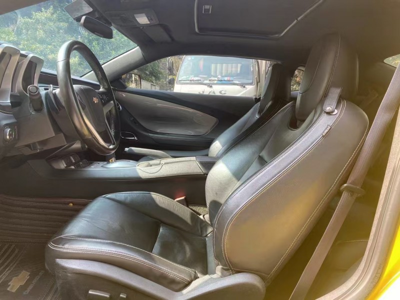 天门16年雪佛兰科迈罗5