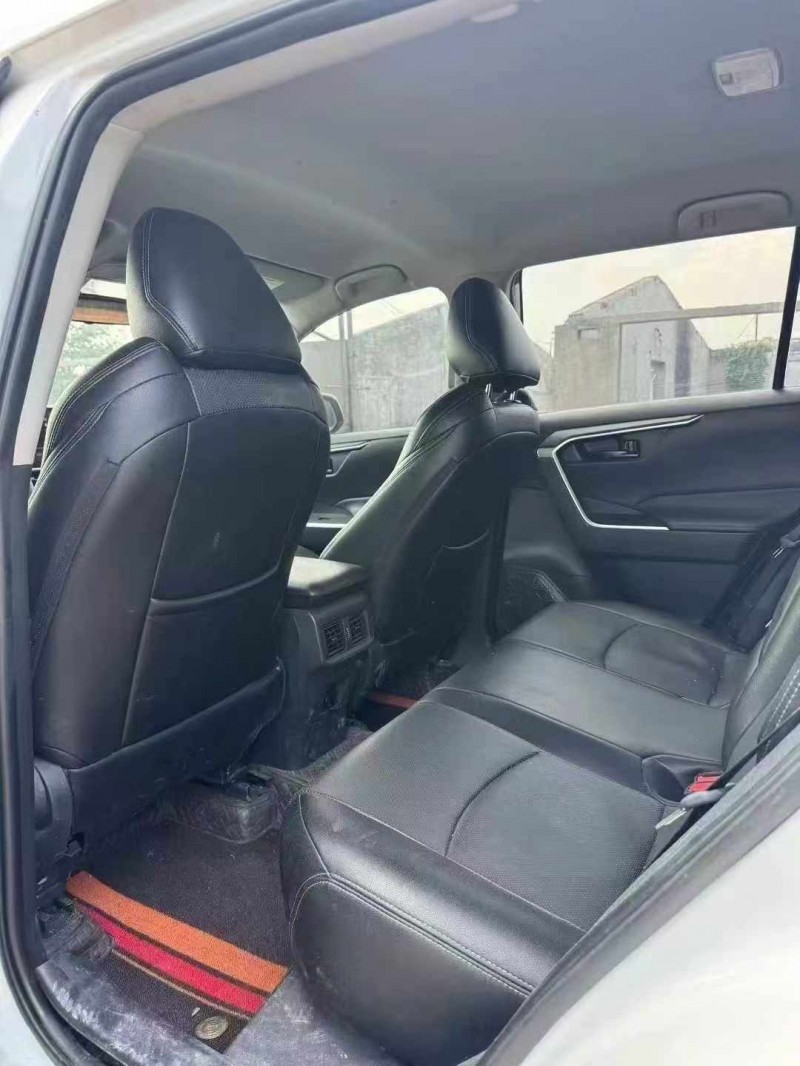 安阳22年丰田威兰达7