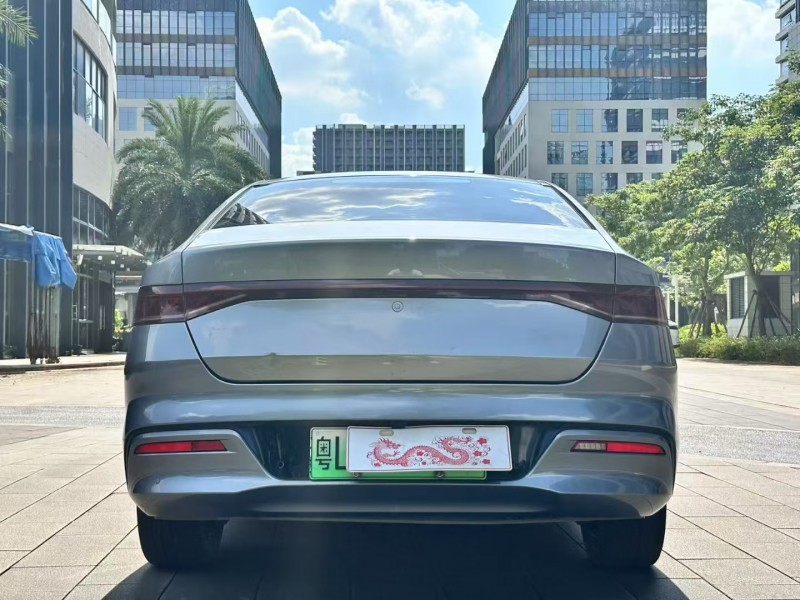 佛山22年比亚迪秦8