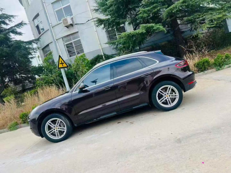 青岛15年保时捷Macan3
