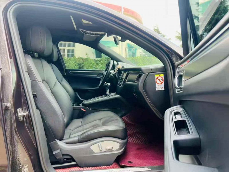 青岛15年保时捷Macan5