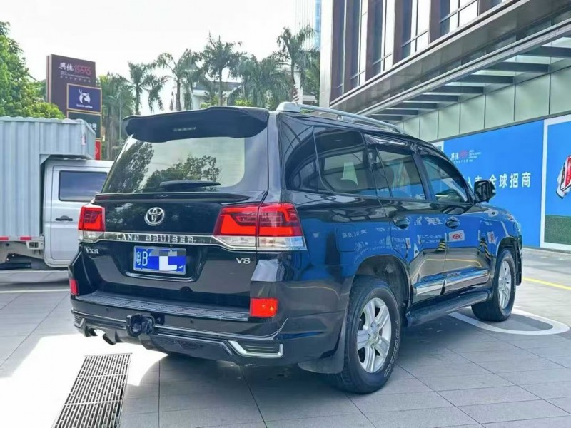 深圳16年丰田兰德酷路泽8