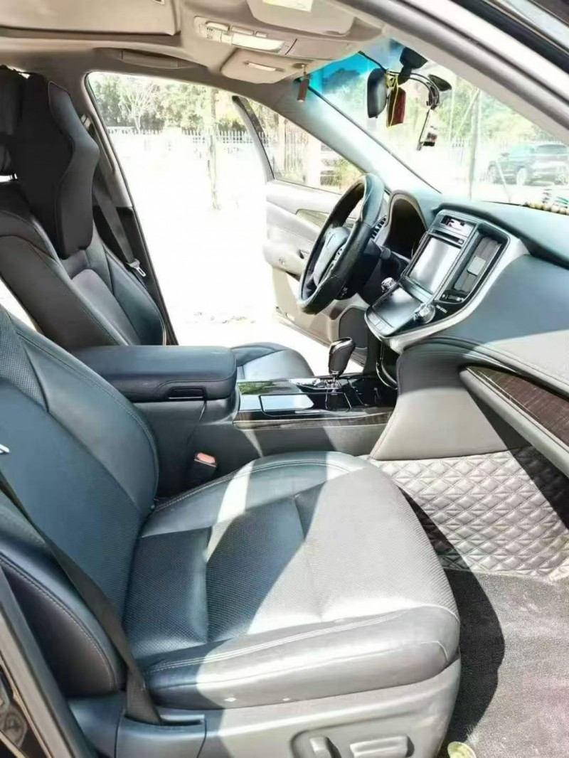 佛山17年丰田皇冠2