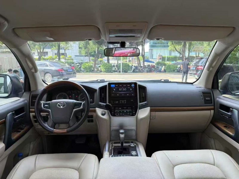 深圳18年丰田兰德酷路泽6