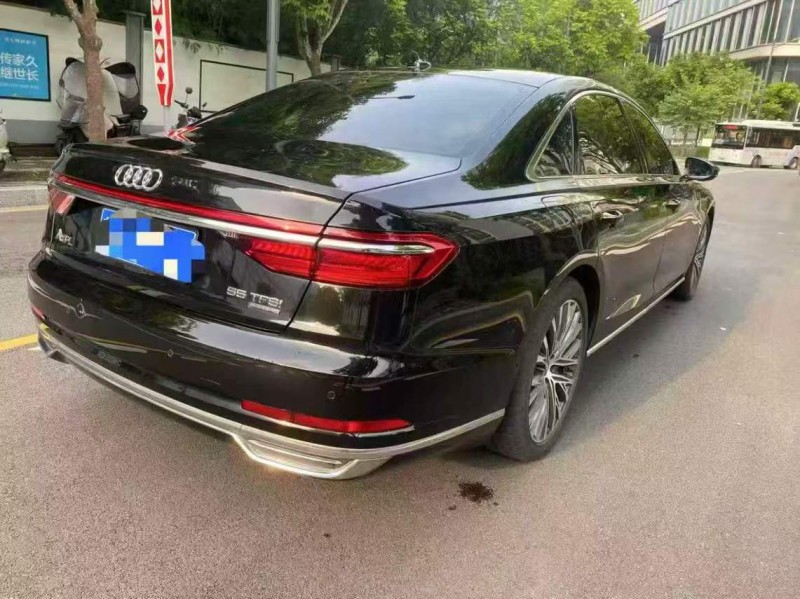 深圳21年奥迪A8L8