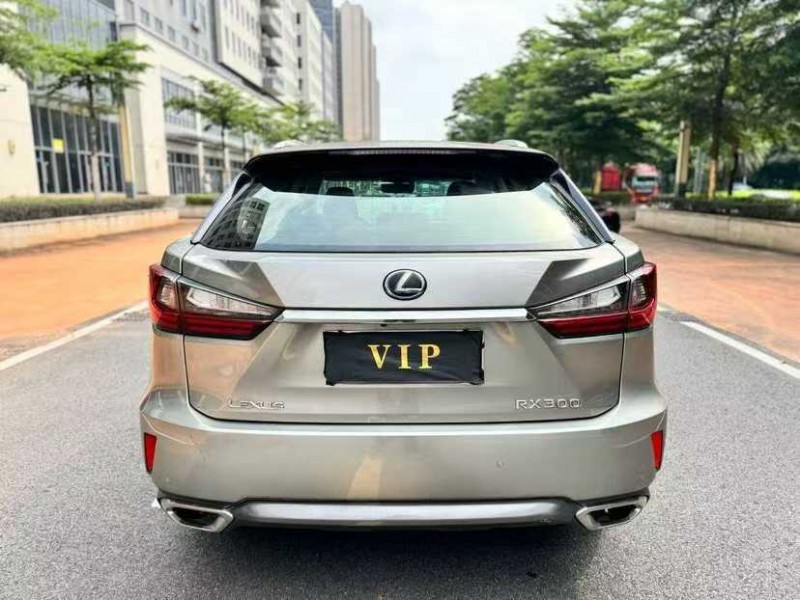 东莞16年雷克萨斯RX9