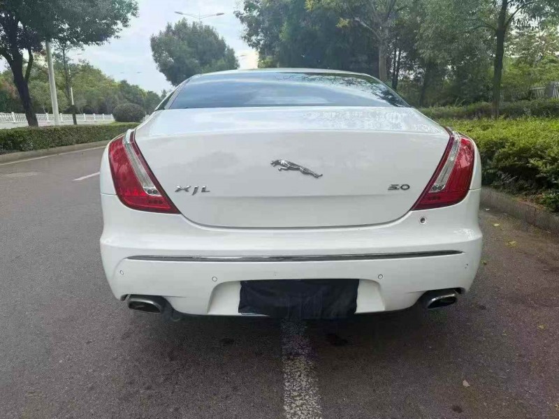 岳阳12年捷豹XJL8
