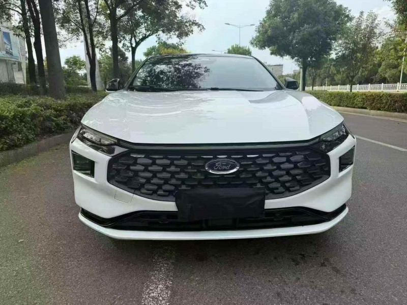 张家界23年福特蒙迪欧1