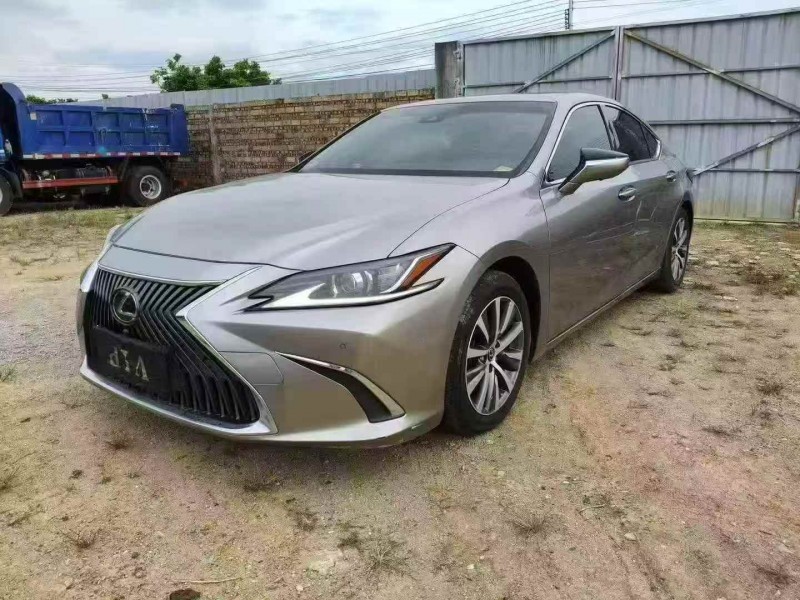 江门19年雷克萨斯ES2