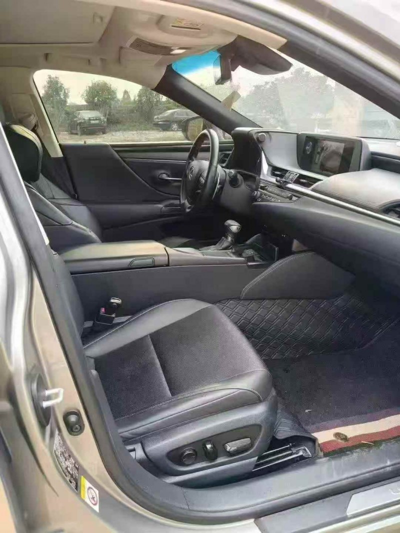 江门19年雷克萨斯ES6