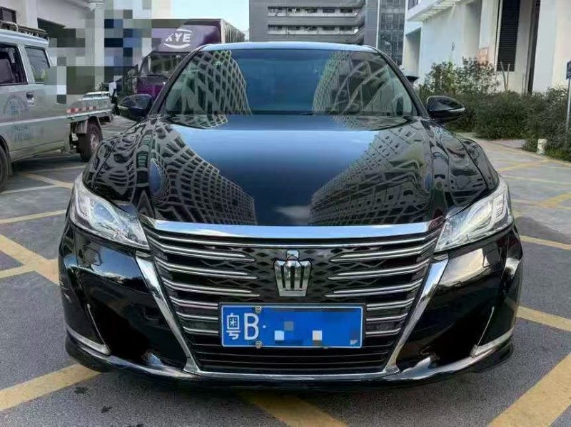 深圳17年丰田皇冠1