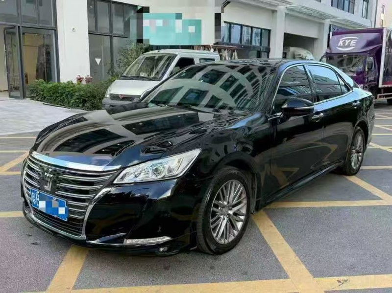 深圳17年丰田皇冠9