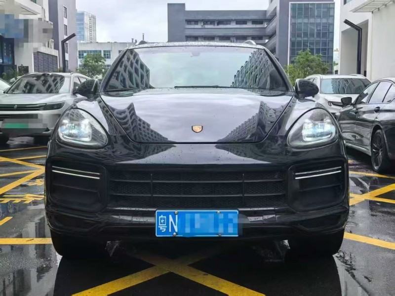 深圳15年保时捷卡宴1
