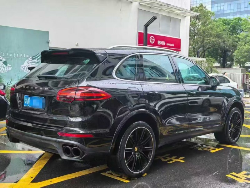 深圳15年保时捷卡宴8