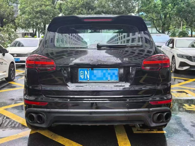 深圳15年保时捷卡宴9