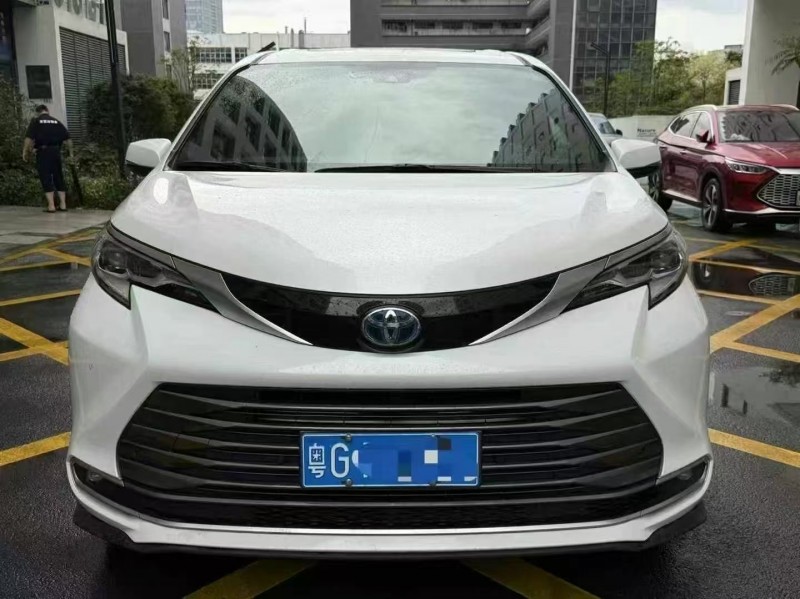 深圳22年丰田塞纳1