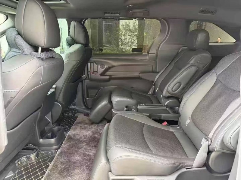 深圳22年丰田塞纳5