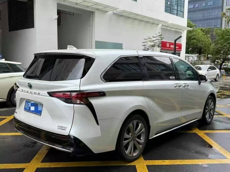 深圳22年丰田塞纳7