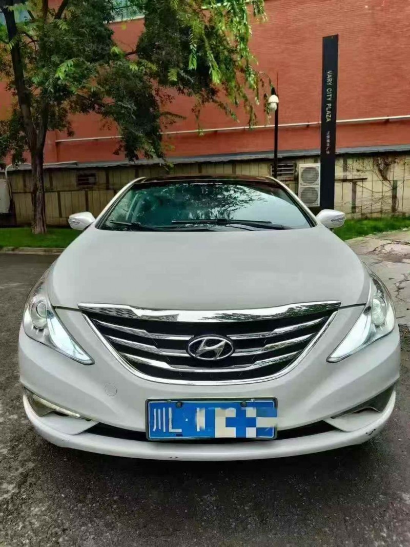 广元15年现代索纳塔1