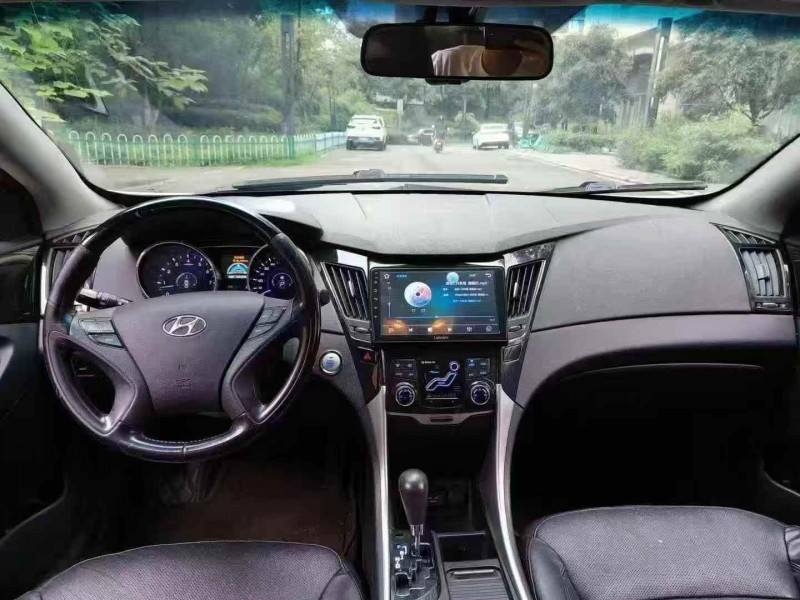 广元15年现代索纳塔4