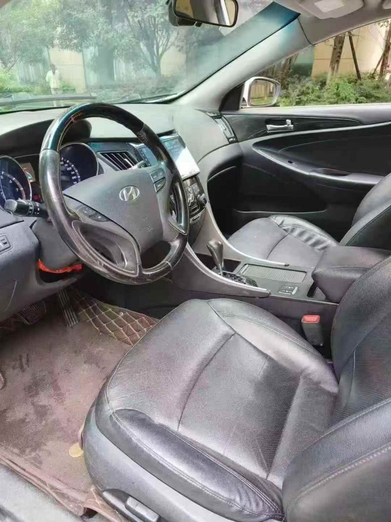 广元15年现代索纳塔7