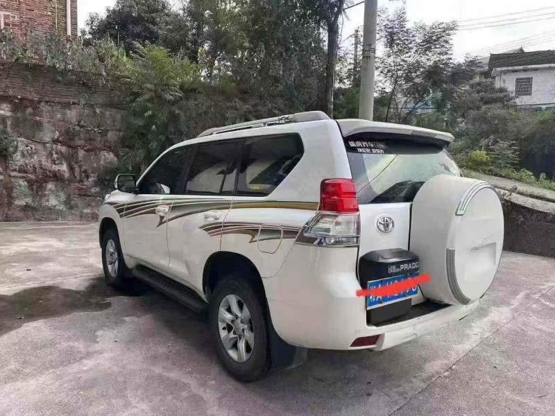 岳阳13年丰田普拉多8