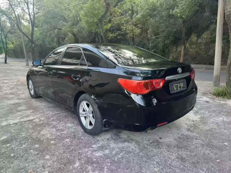 邵阳11年丰田锐志4