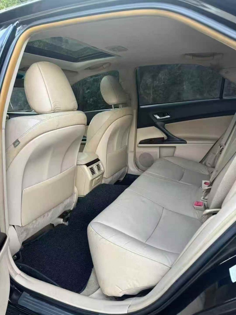 邵阳11年丰田锐志6