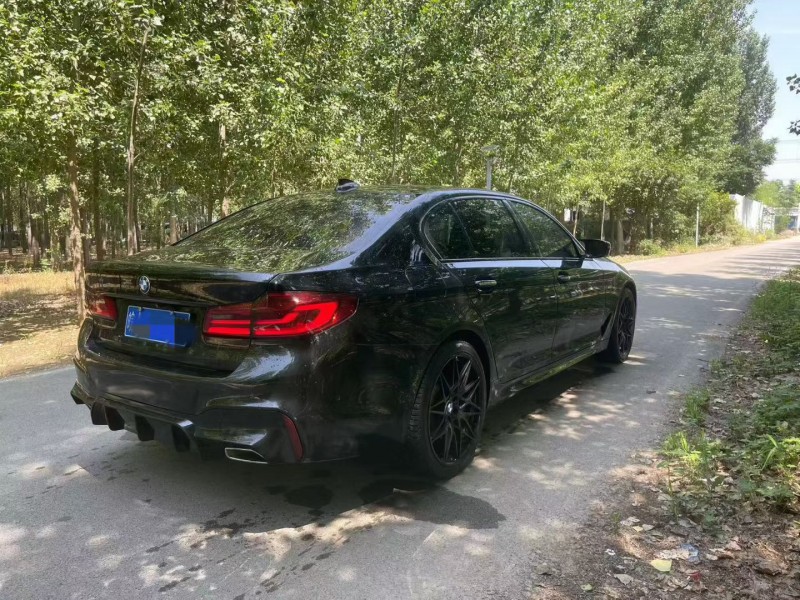 济宁18年宝马5系8