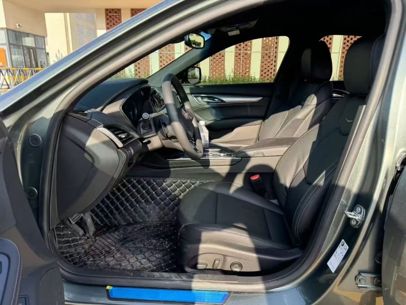 济宁22年凯迪拉克CT55