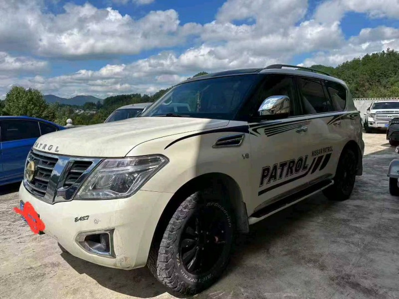 常德19年日产途乐3