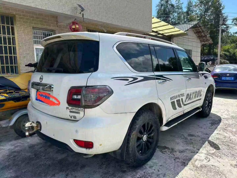 常德19年日产途乐4